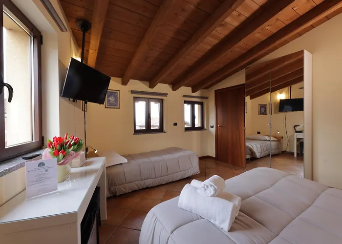Dell'oca Bianca Otel Como